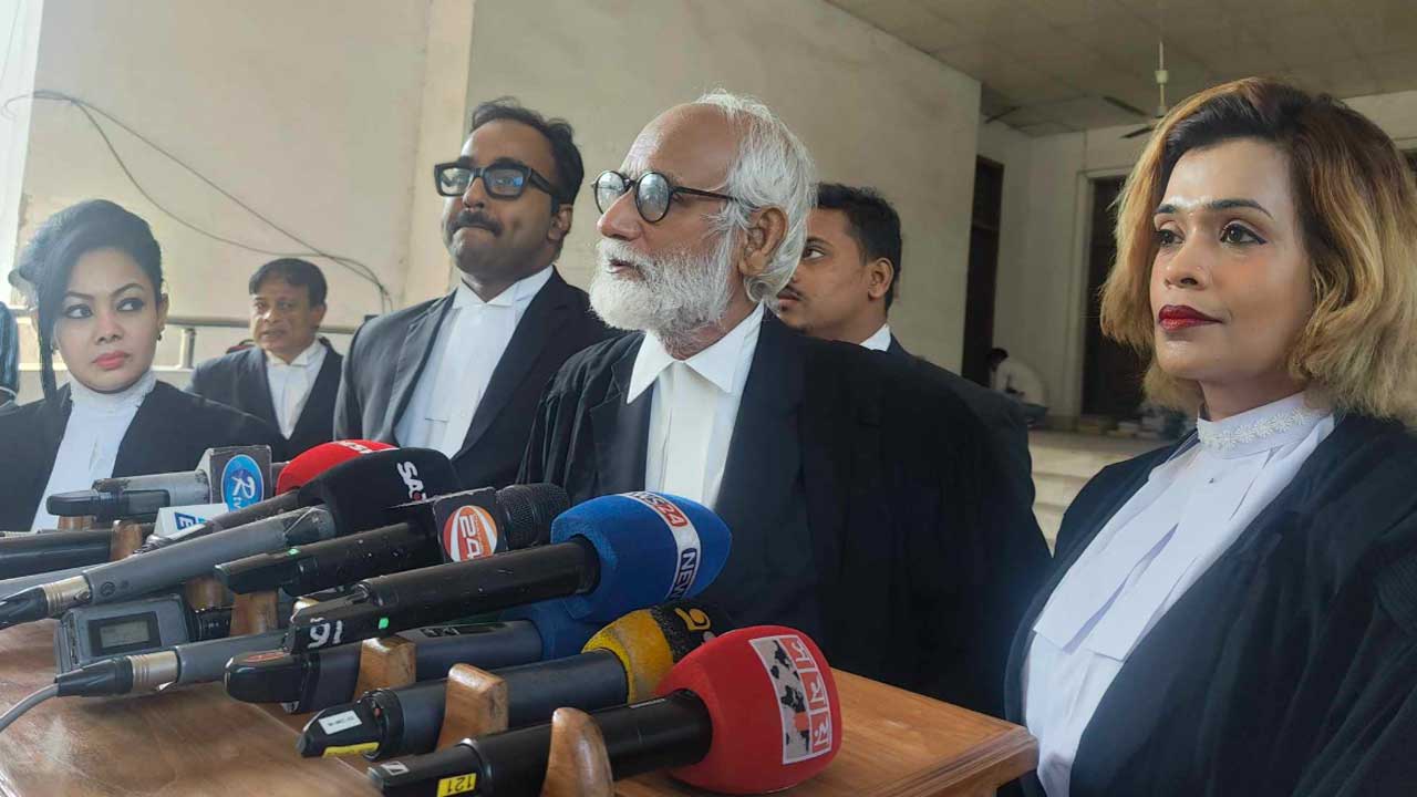 হাসিনার আইনজীবী হতে জেড আই খান পান্নার আবেদন, ট্রাইব্যুনালের ‘না’